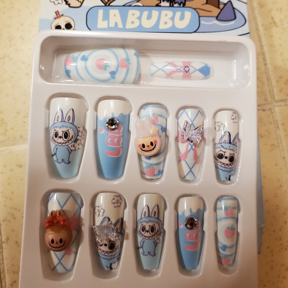 Labubu Nail Set - Picture 3 of 4